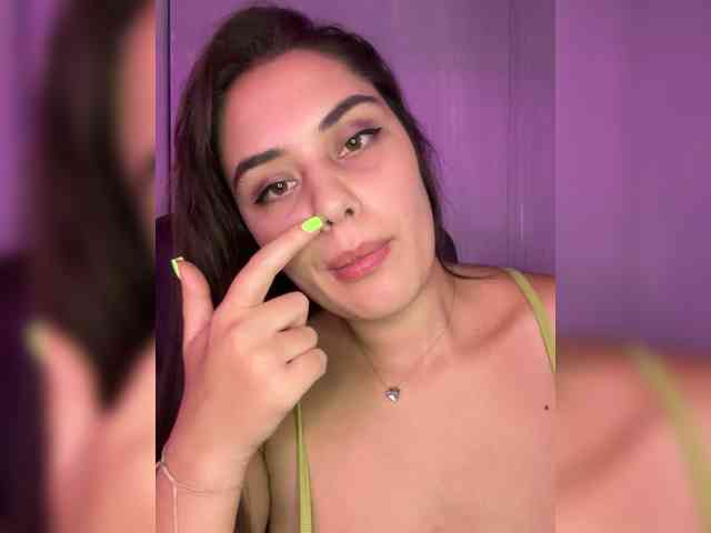 Lanacherryyyy05 webcam