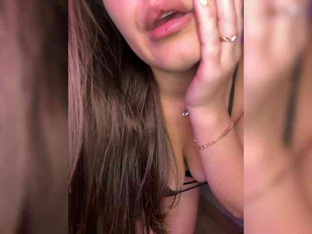 Lanacherryyyy05 webcam