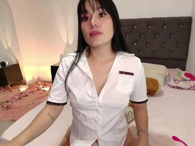 JuliianaSmit's BongaCams show and profile