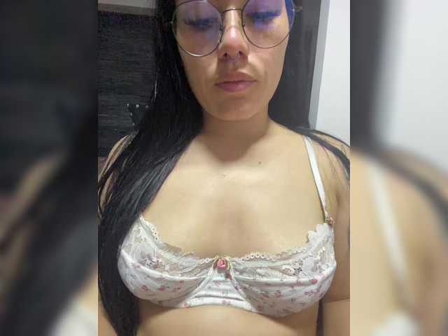 JuliianaSmit's BongaCams show and profile