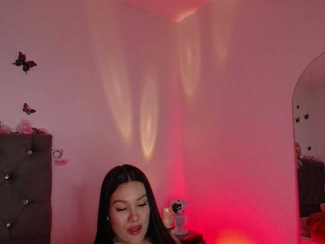 JuliianaSmit's BongaCams show and profile