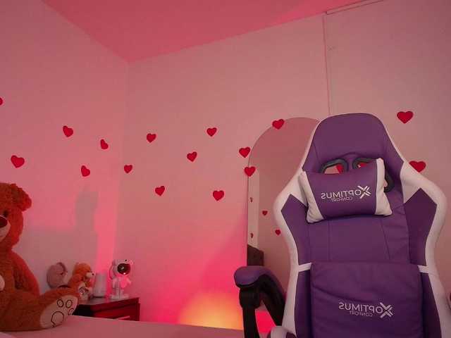 JuliianaSmit's BongaCams show and profile