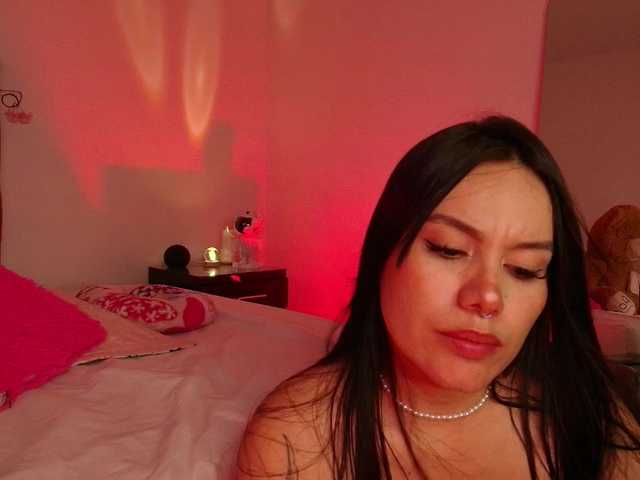 JuliianaSmit's BongaCams show and profile