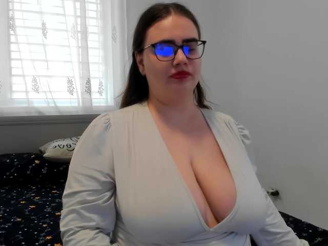 amiravyxen's BongaCams show and profile