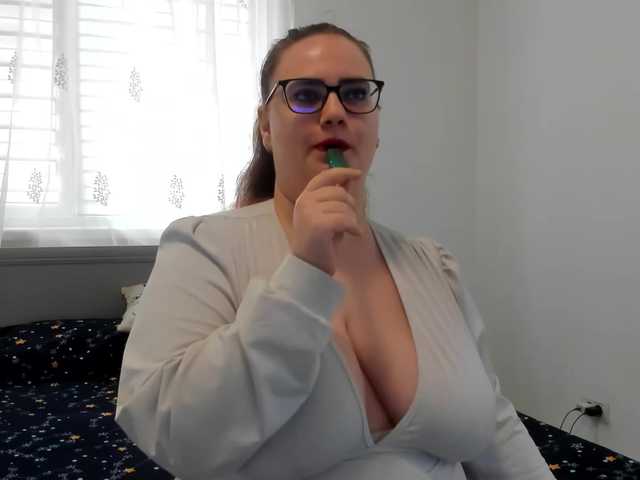 amiravyxen's BongaCams show and profile