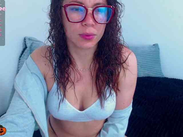 SharonAGT webcam