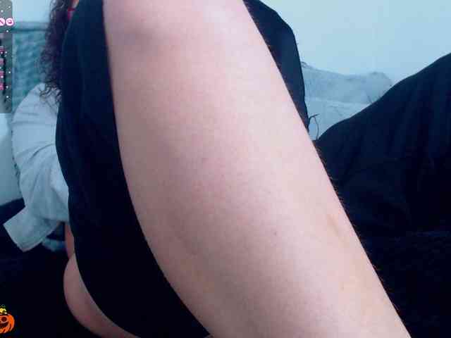SharonAGT webcam