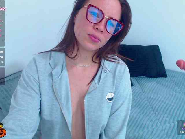 SharonAGT webcam