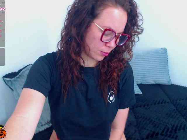 SharonAGT webcam