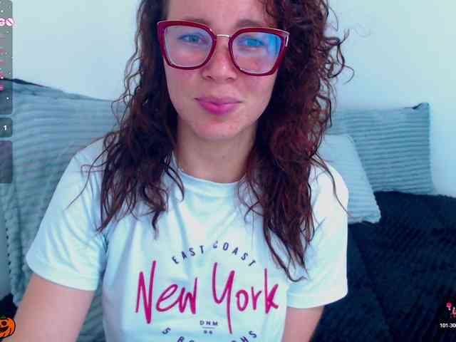 SharonAGT webcam