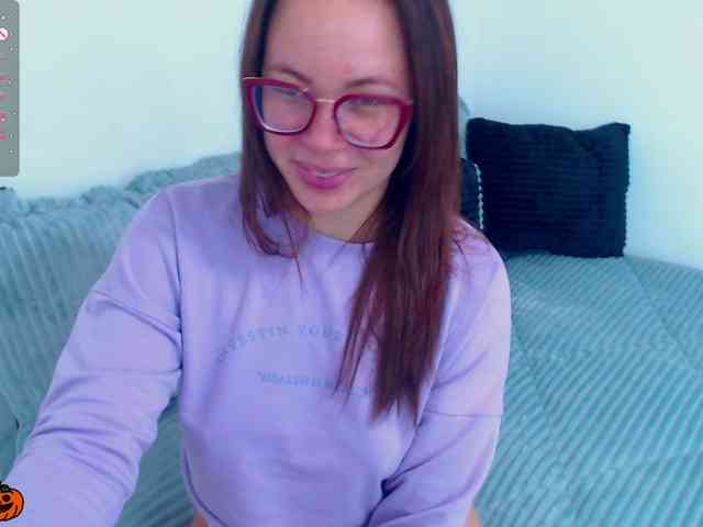 SharonAGT webcam
