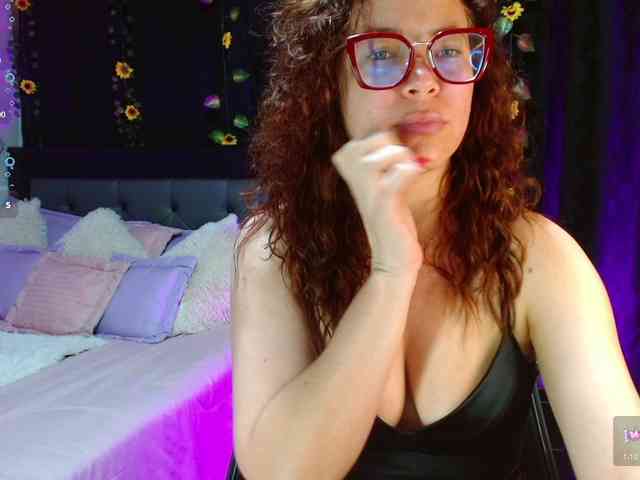 SharonAGT webcam