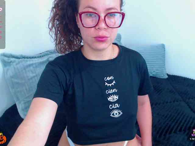 SharonAGT webcam