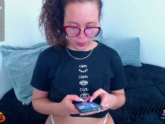 SharonAGT webcam