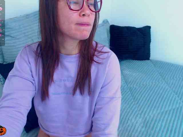 SharonAGT webcam