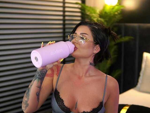 KylieKroft's BongaCams show and profile