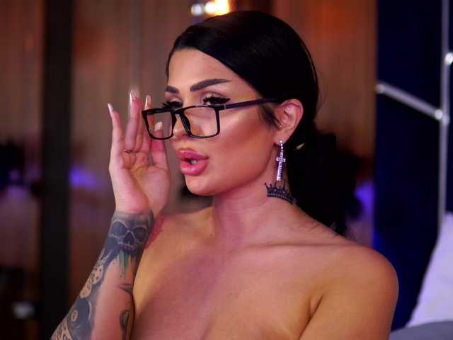 KylieKroft's BongaCams show and profile