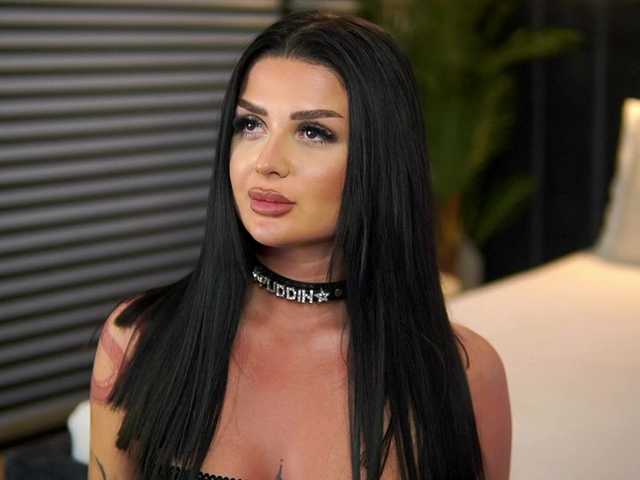 KylieKroft's BongaCams show and profile