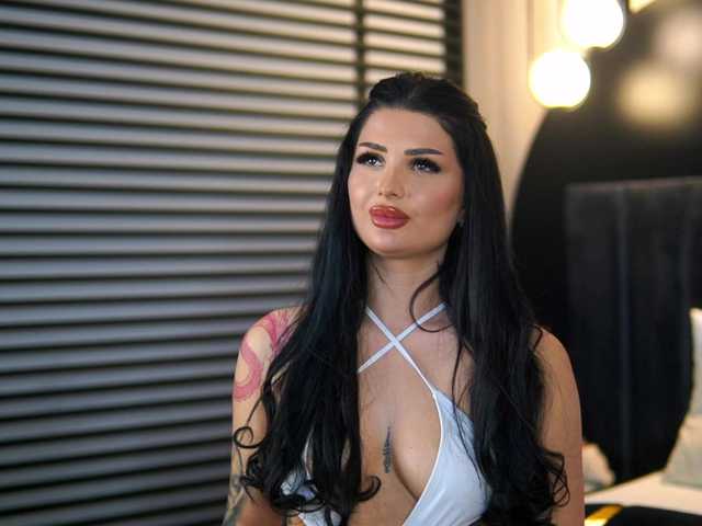 KylieKroft's BongaCams show and profile