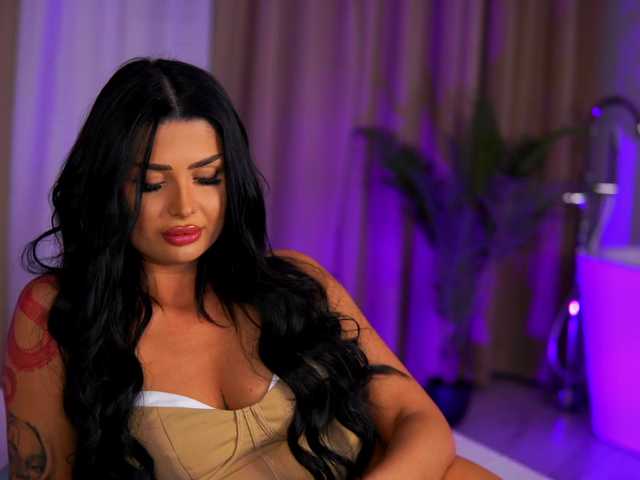 KylieKroft's BongaCams show and profile