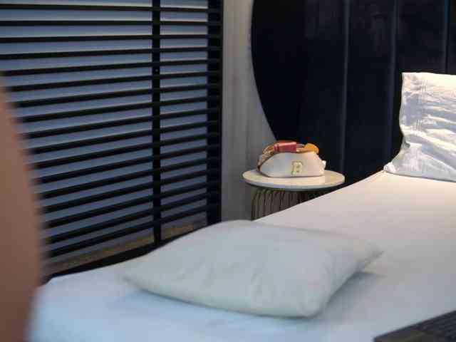 KylieKroft Live Webcam on BongaCams