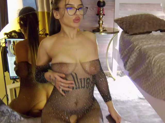 IsabellaLuxx from BongaCams is Freechat