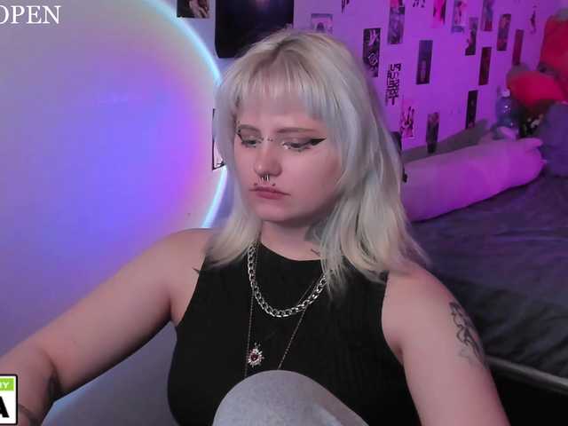 bixxxiz's BongaCams show and profile