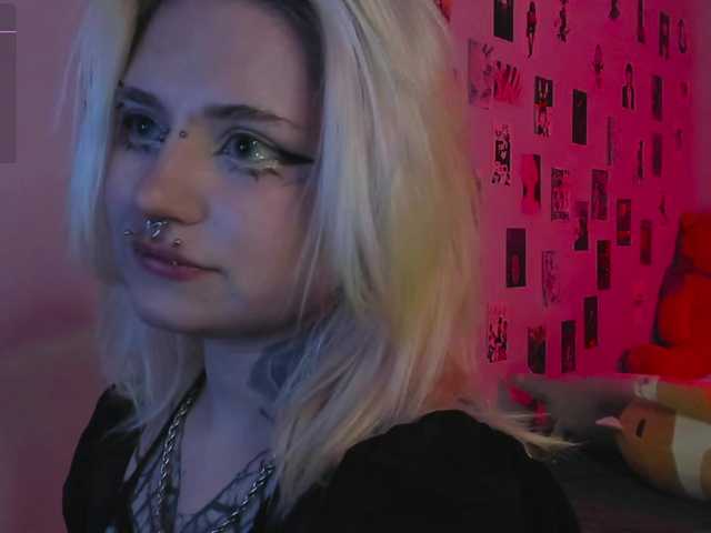 bixxxiz's BongaCams show and profile