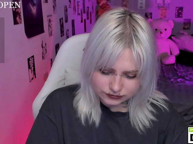 bixxxiz's BongaCams show and profile