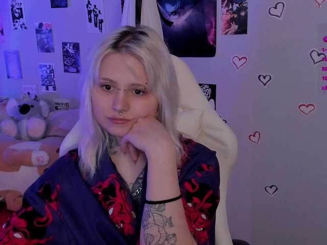 bixxxiz's BongaCams show and profile