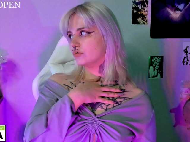 bixxxiz's BongaCams show and profile