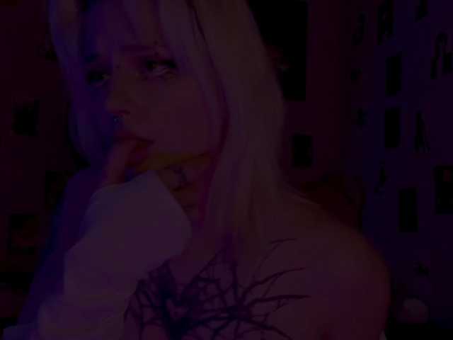 bixxxiz's BongaCams show and profile