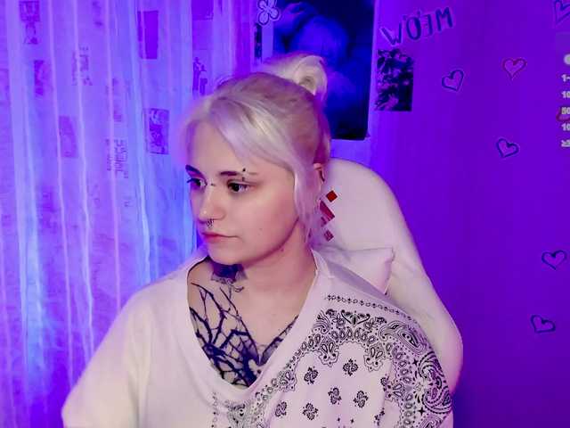 bixxxiz's BongaCams show and profile