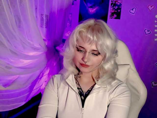 bixxxiz's BongaCams show and profile