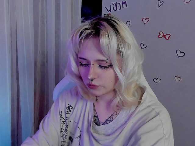 bixxxiz's BongaCams show and profile