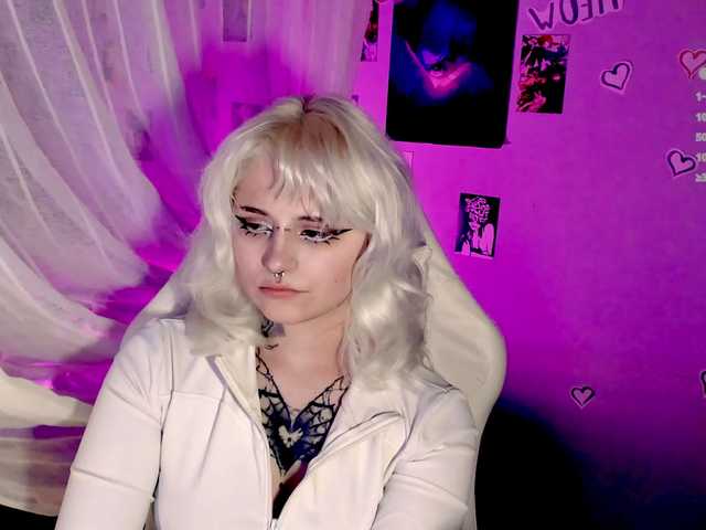 bixxxiz's BongaCams show and profile