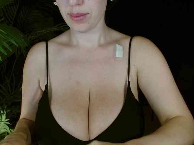 ChloeMelons webcam