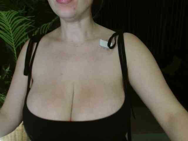 ChloeMelons webcam