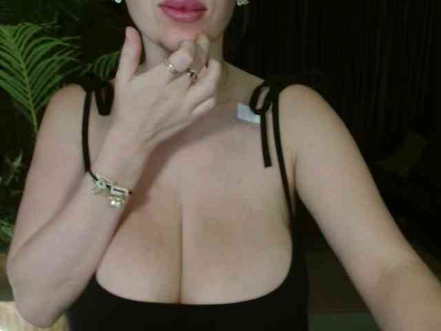 ChloeMelons webcam