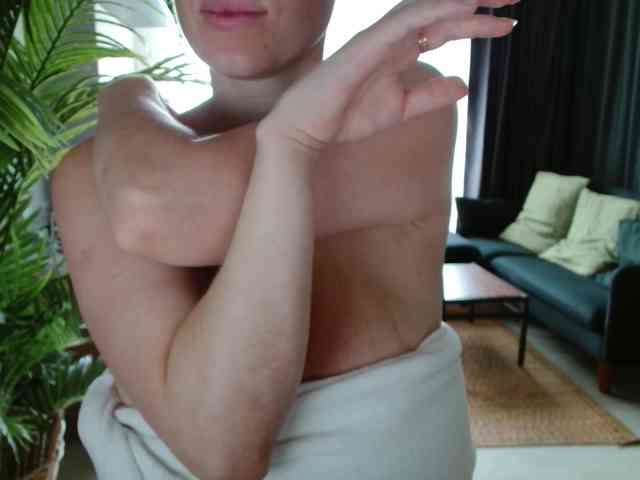 ChloeMelons webcam