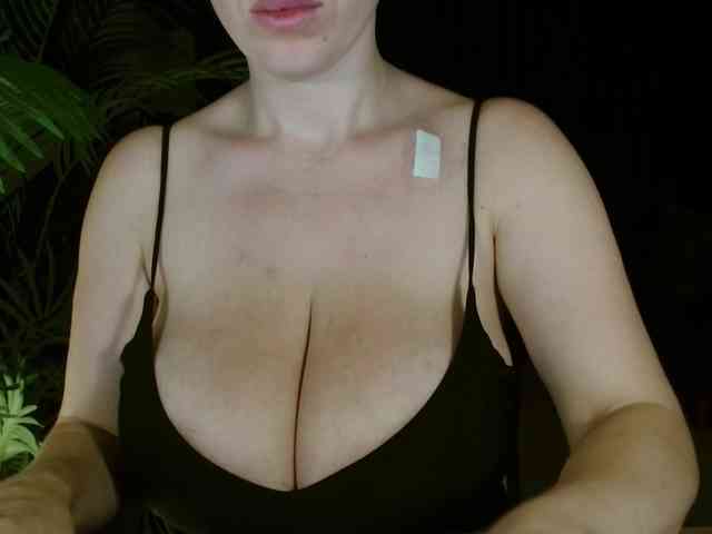 ChloeMelons webcam