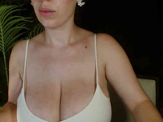 ChloeMelons webcam