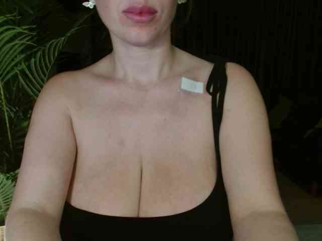 ChloeMelons webcam