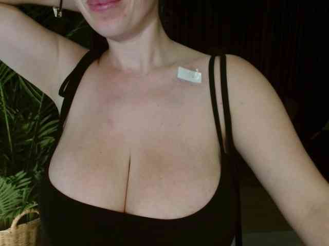 ChloeMelons webcam