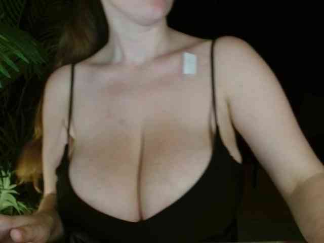 ChloeMelons webcam