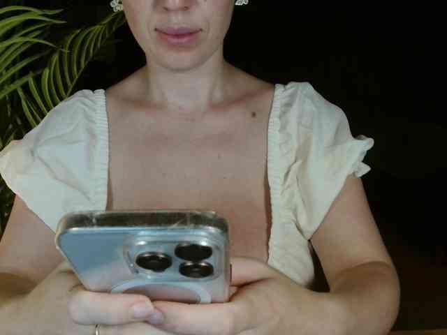 ChloeMelons webcam