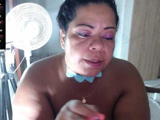 Victoria0486 live cam profile