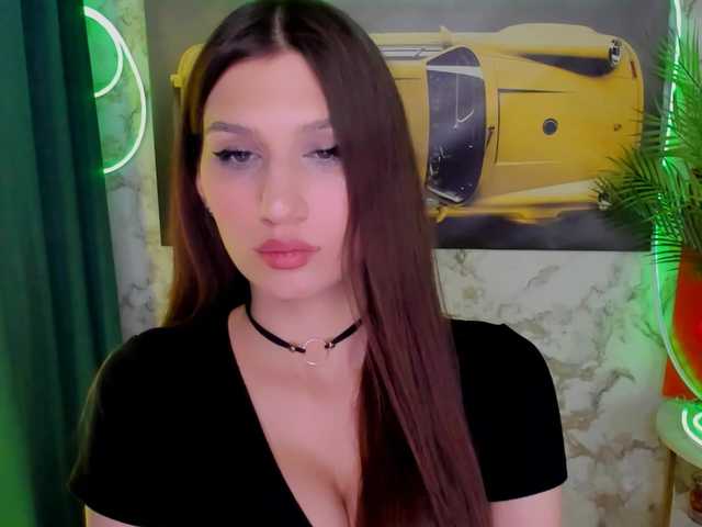 Mollyinyourmind's BongaCams show and profile