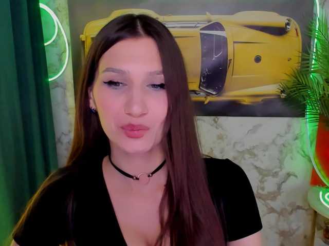 Mollyinyourmind's BongaCams show and profile