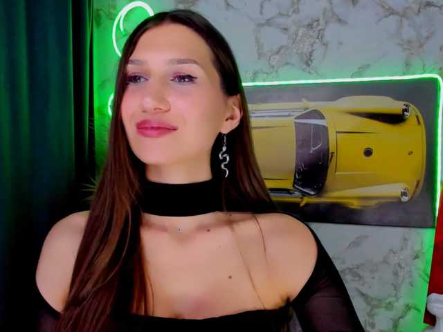 Mollyinyourmind's BongaCams show and profile